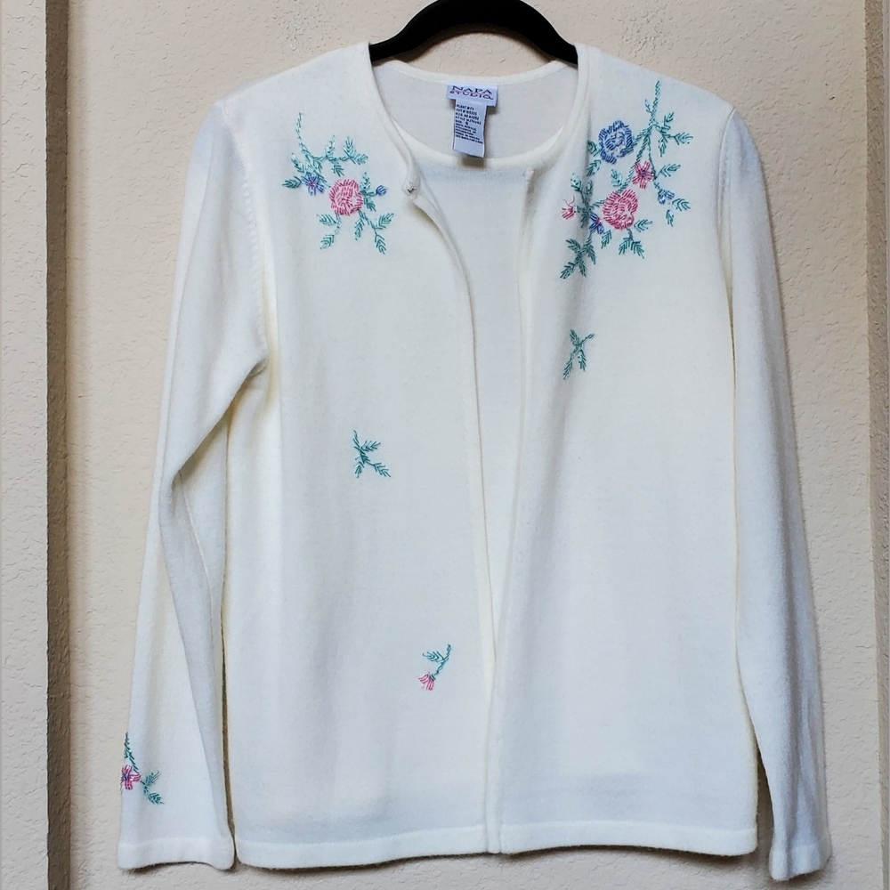 Napa Studio Vintage 2pc Cardigan Beaded Feminine Sweater Set. Size Small